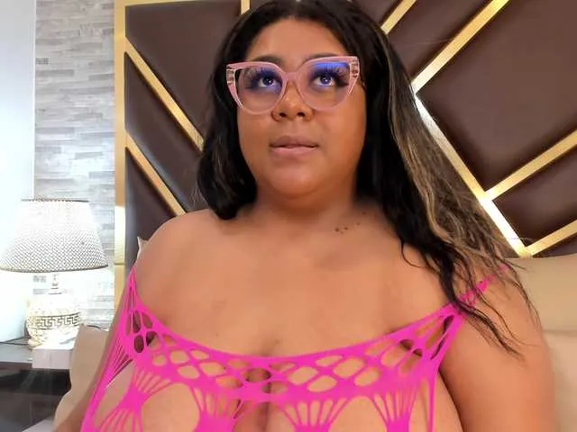 Live sex webcam photo for BiancaFollerach #290977192