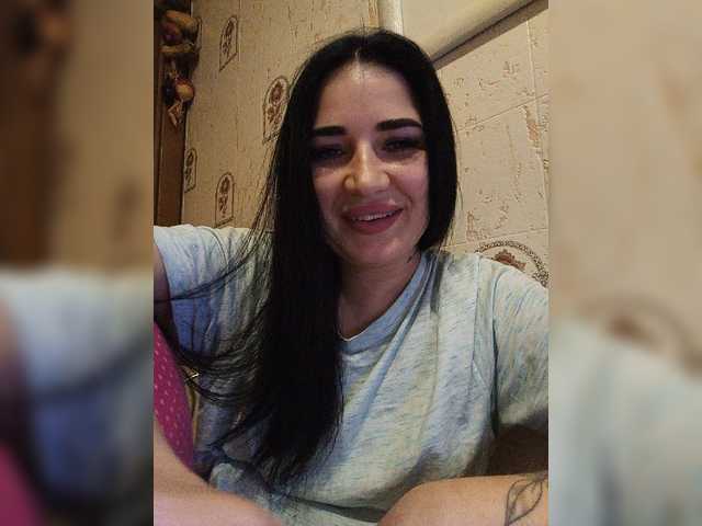 Live sex webcam photo for Bibet3636 #277383018