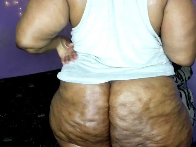 Live sex webcam photo for Big-Ass-Wilma #292293608