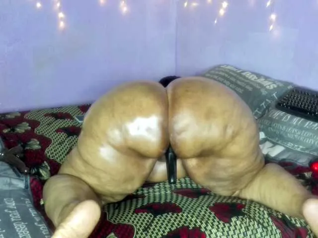 Live sex webcam photo for Big-Ass-Wilma #292374841