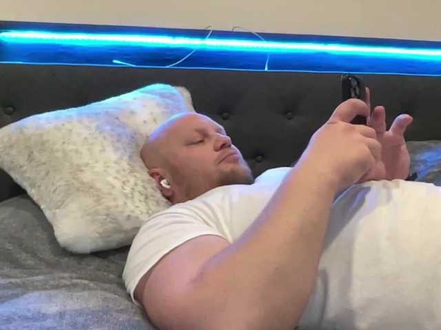 Live sex webcam photo for Big-Ninja #277020068