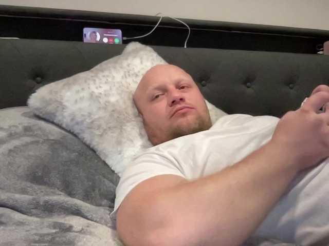 Live sex webcam photo for Big-Ninja #277063281