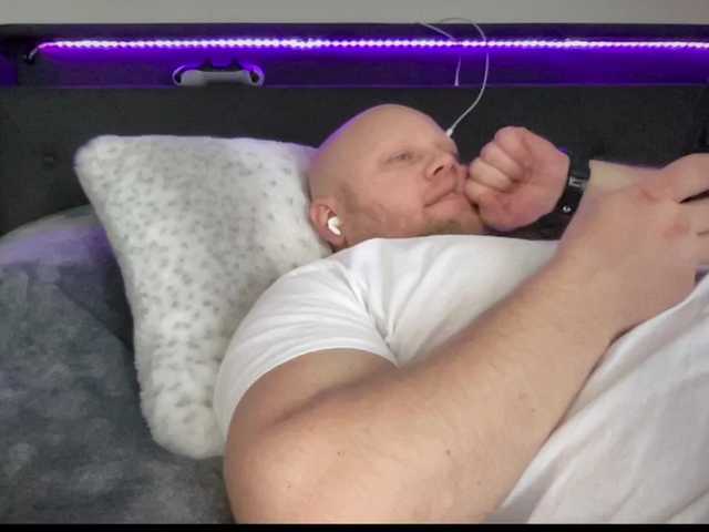 Live sex webcam photo for Big-Ninja #277093076