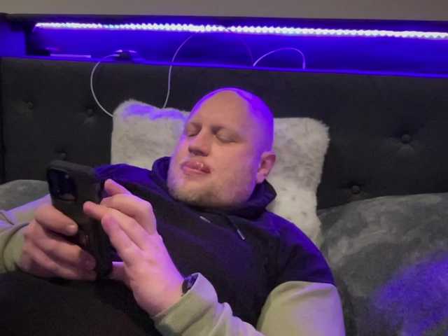 Live sex webcam photo for Big-Ninja #277411229