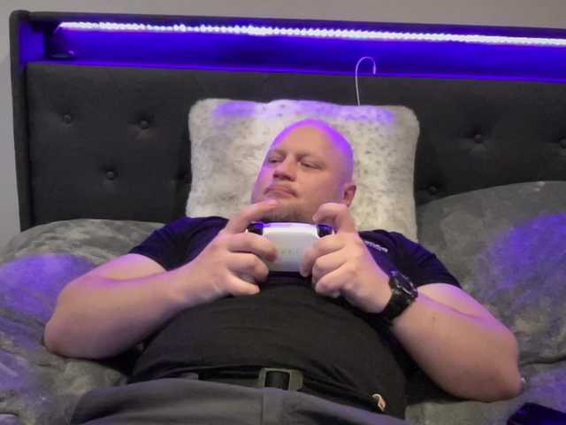 Live sex webcam photo for Big-Ninja #277417955