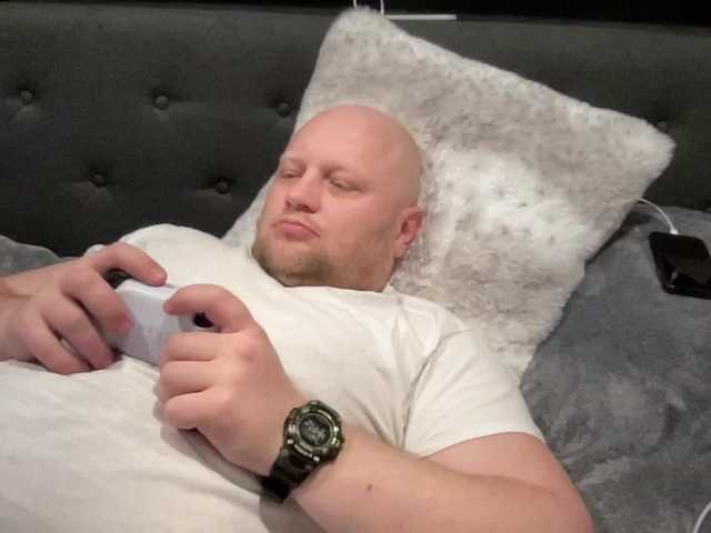 Live sex webcam photo for Big-Ninja #277473088