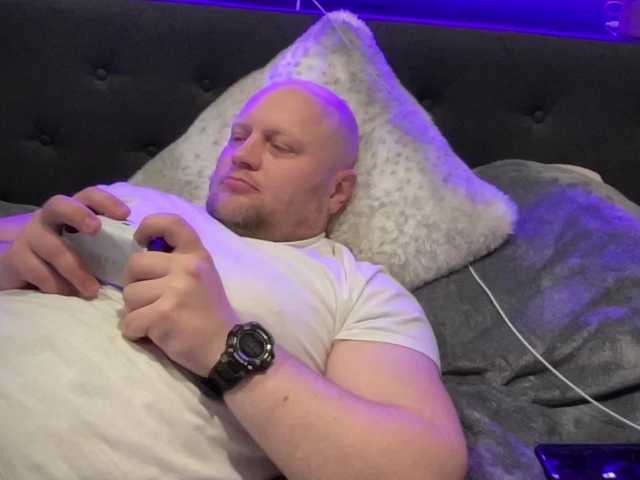 Live sex webcam photo for Big-Ninja #277492660