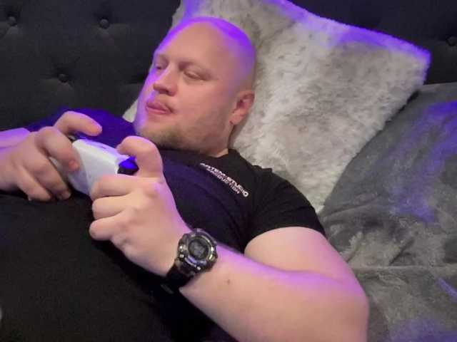 Live sex webcam photo for Big-Ninja #277500600