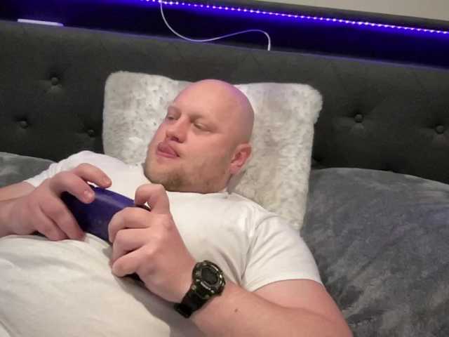 Live sex webcam photo for Big-Ninja #277591761