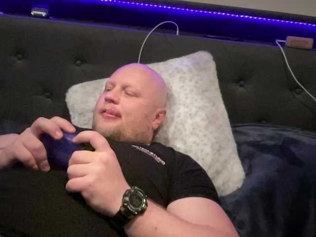 Live sex webcam photo for Big-Ninja #277628962