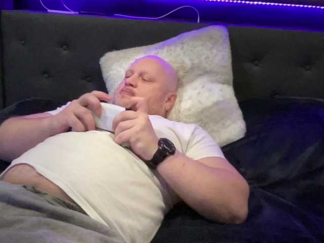 Live sex webcam photo for Big-Ninja #277668043