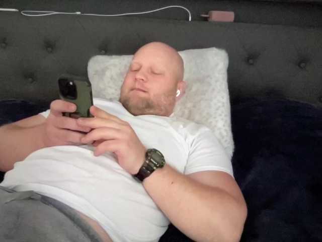 Live sex webcam photo for Big-Ninja #277907642