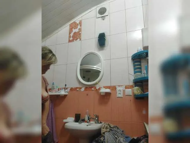 Live sex webcam photo for Big009DD #275729150