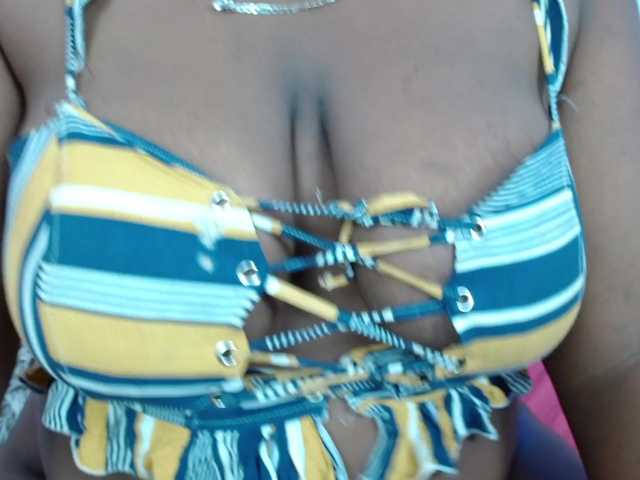 Live sex webcam photo for BigAlisebony #276297766