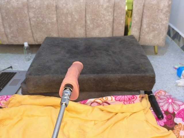 Live sex webcam photo for BigAssRaW #291526175