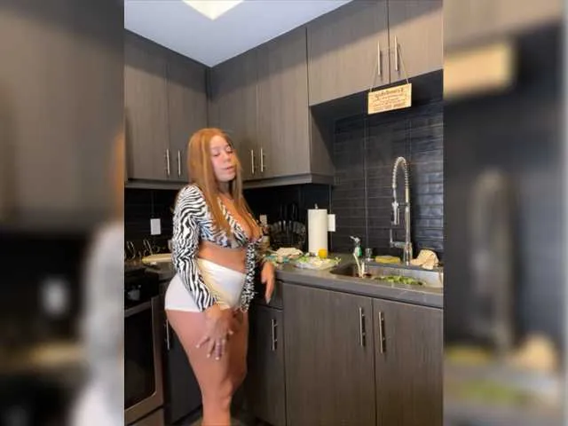 Live sex webcam photo for BigBoootyBK #277453698