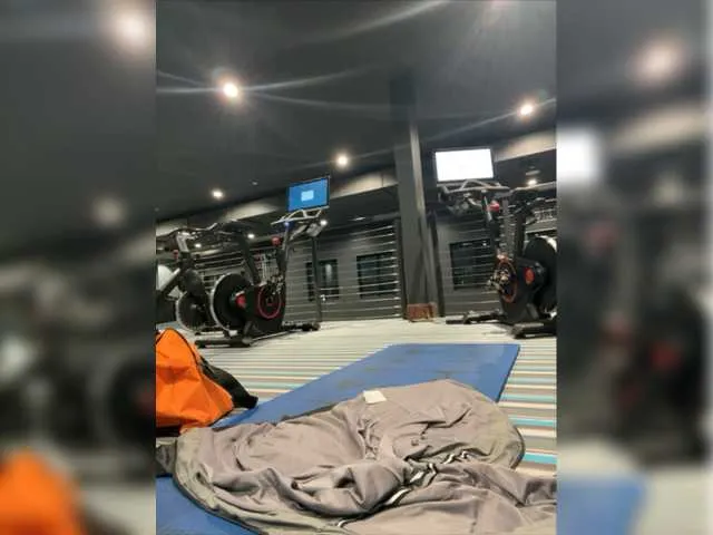 Live sex webcam photo for BigBoootyBK #277831186