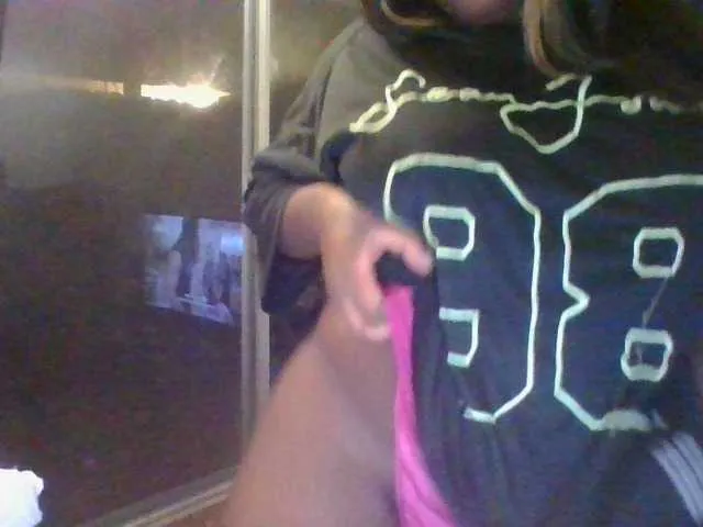 Live sex webcam photo for BigBootiBambi #271707151