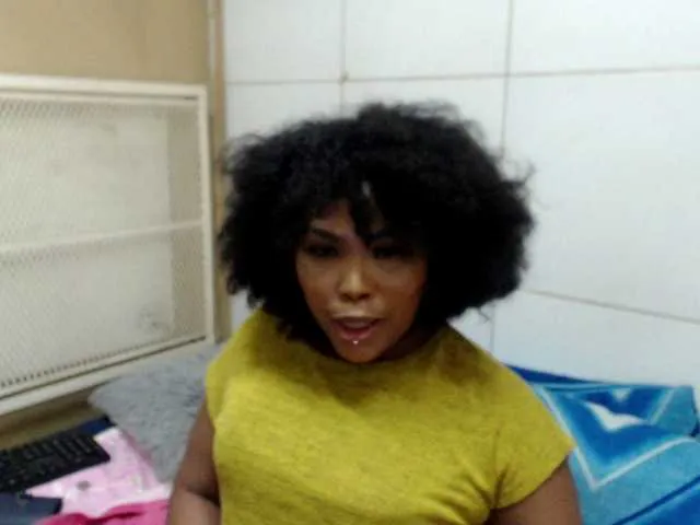 Live sex webcam photo for BigBootyBunxo #274391931