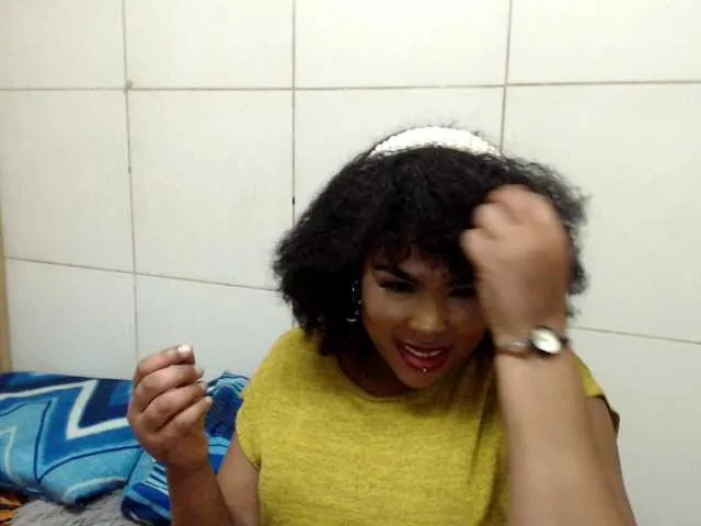 Live sex webcam photo for BigBootyBunxo #274401437