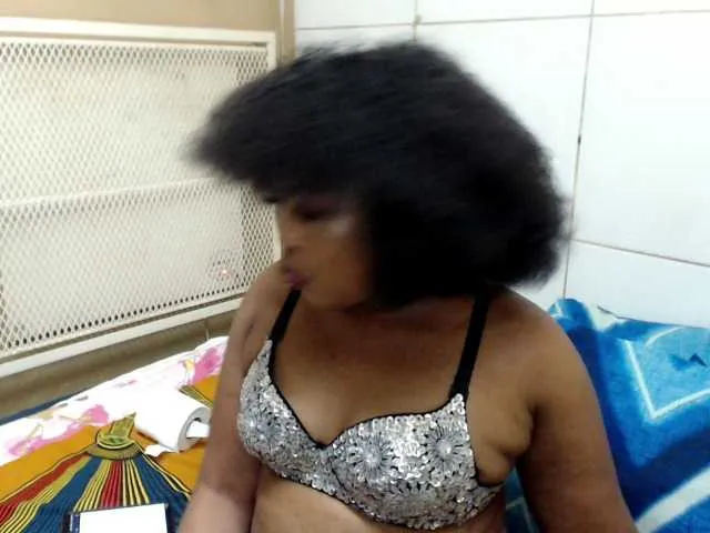 Live sex webcam photo for BigBootyBunxo #274421296