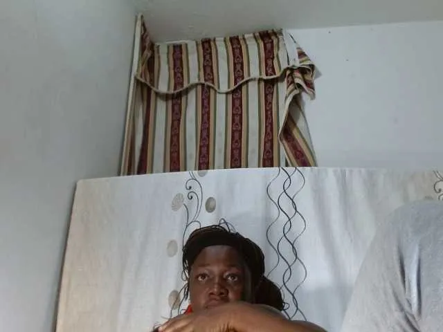 Live sex webcam photo for BigBustyBlack #271846727