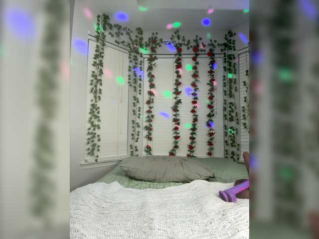 Live sex webcam photo for BigButtSarena #277910087