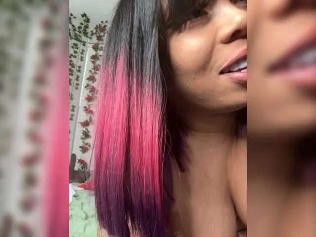 Live sex webcam photo for BigButtSarena #278053109