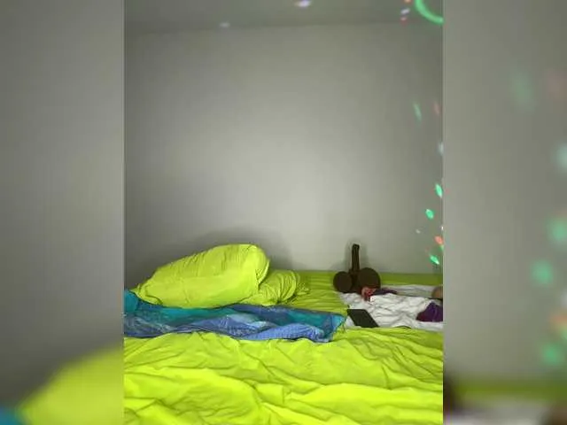 Live sex webcam photo for BigButtSarena #284545072