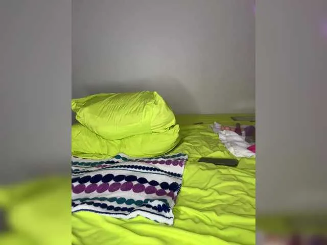 Live sex webcam photo for BigButtSarena #288365576