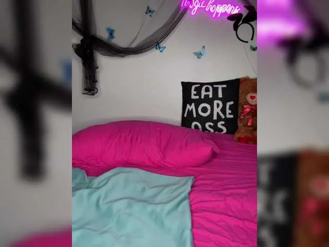 Live sex webcam photo for BigButtSarena #290511261