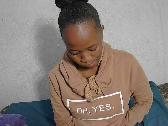 Live sex webcam photo for BigClitQueen #273451419