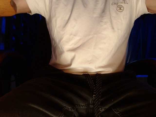 Live sex webcam photo for BigDick1387 #276500422