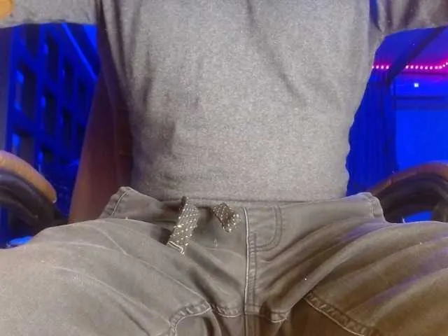 Live sex webcam photo for BigDick1387 #277078730