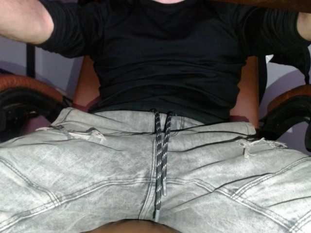 Live sex webcam photo for BigDick1387 #277286344