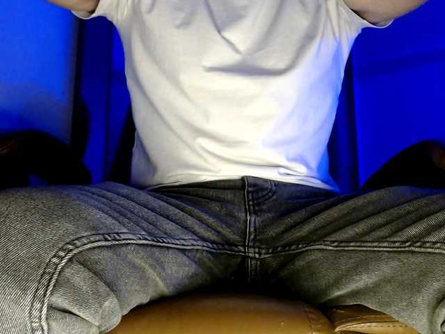 Live sex webcam photo for BigDick1387 #291188403