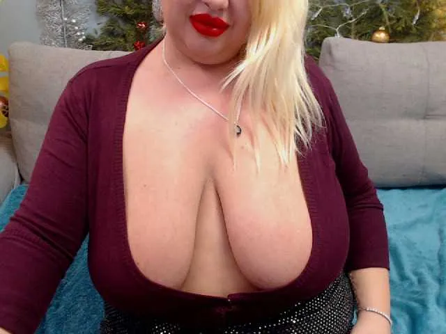 Live sex webcam photo for BigHornyBoobs #271751007