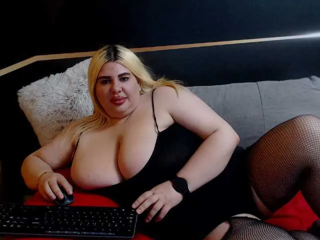 Live sex webcam photo for BigHornyBoobs #275804517