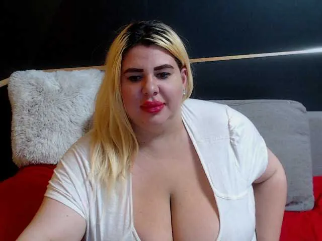Live sex webcam photo for BigHornyBoobs #276043036