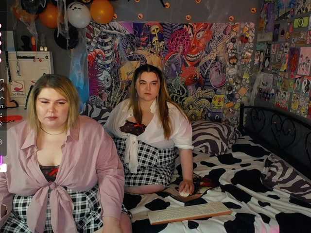 Live sex webcam photo for BigLesbians #276517449