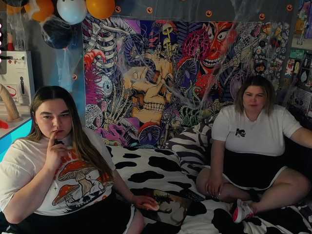 Live sex webcam photo for BigLesbians #276548688