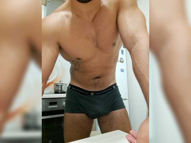 Live sex webcam photo for BigMen992 #276213965