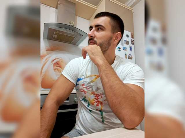 Live sex webcam photo for BigMen992 #276217709