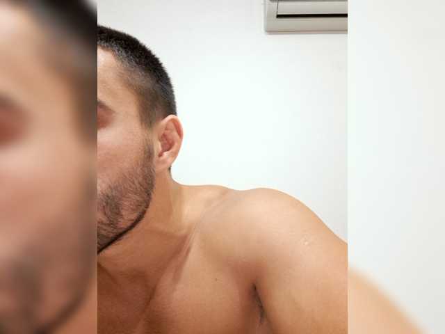 Live sex webcam photo for BigMen992 #276250244