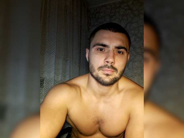 Live sex webcam photo for BigMen992 #276336868