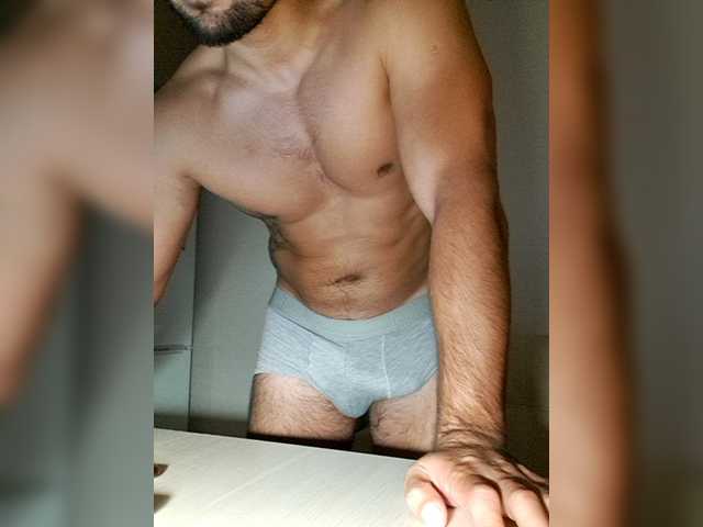 Live sex webcam photo for BigMen992 #276378578