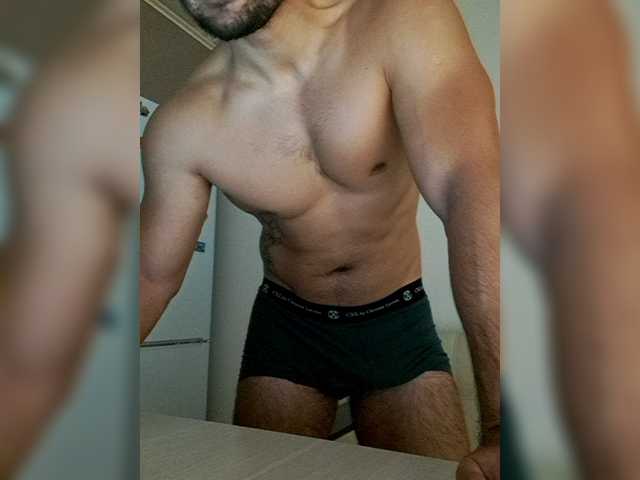 Live sex webcam photo for BigMen992 #276382530