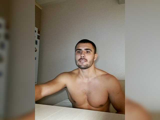 Live sex webcam photo for BigMen992 #276386268