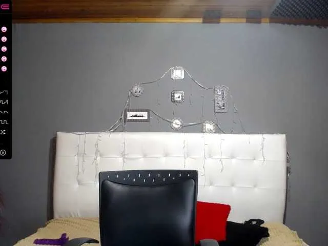 Live sex webcam photo for BigMomsex #271878404