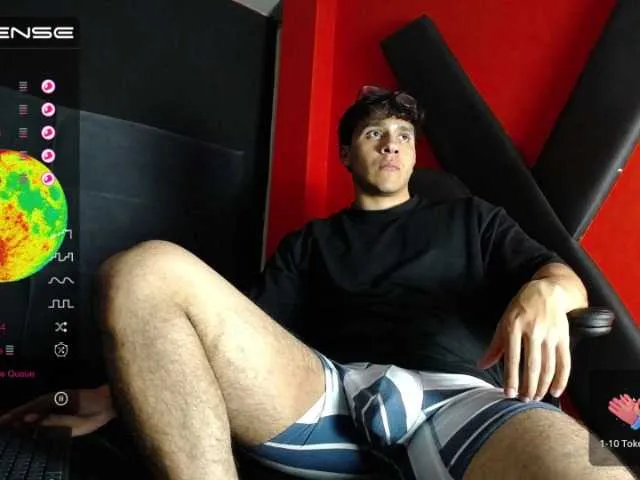 Live sex webcam photo for BigSinatra #275561455
